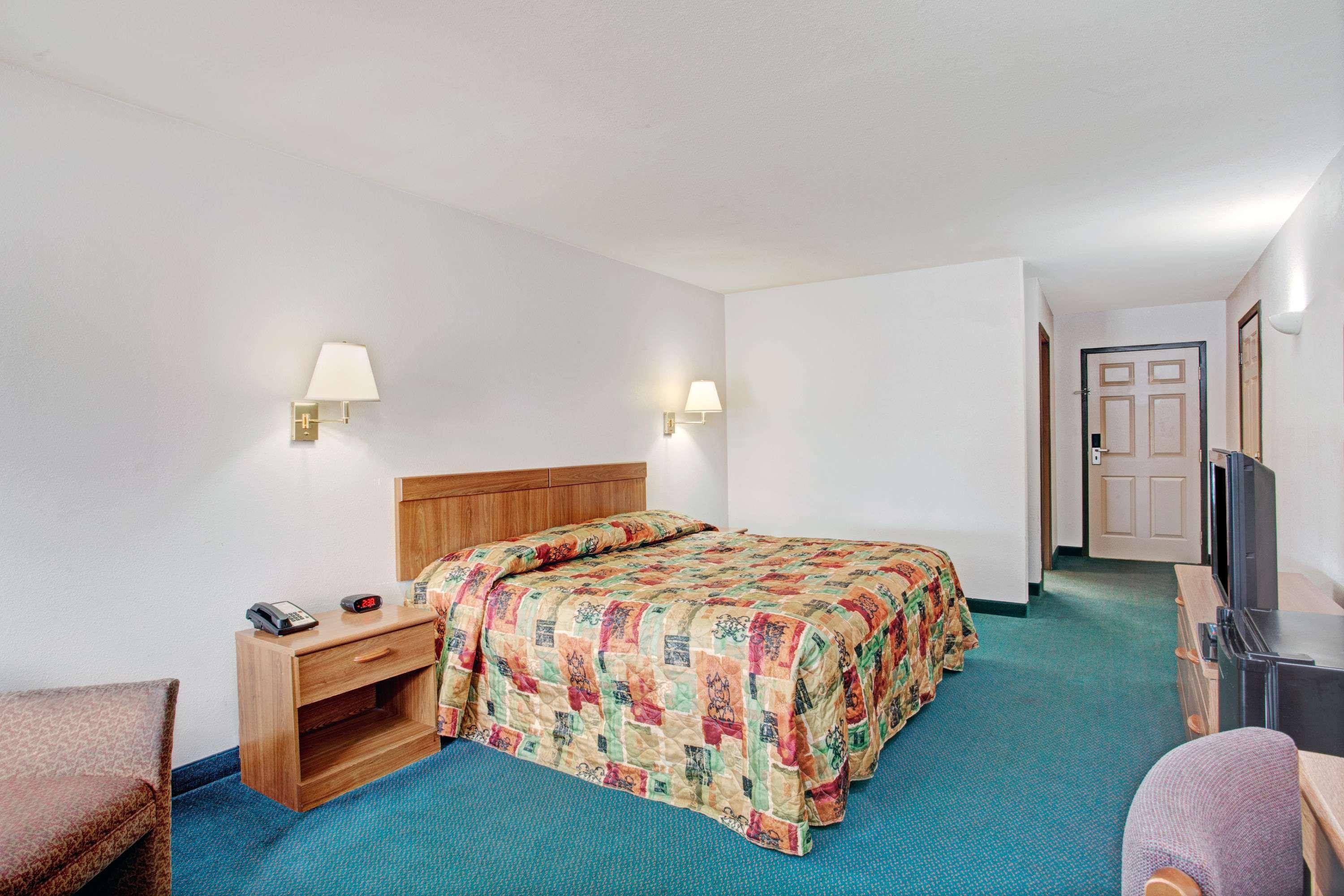 Super 8 By Wyndham Olive Branch Ξενοδοχείο Εξωτερικό φωτογραφία