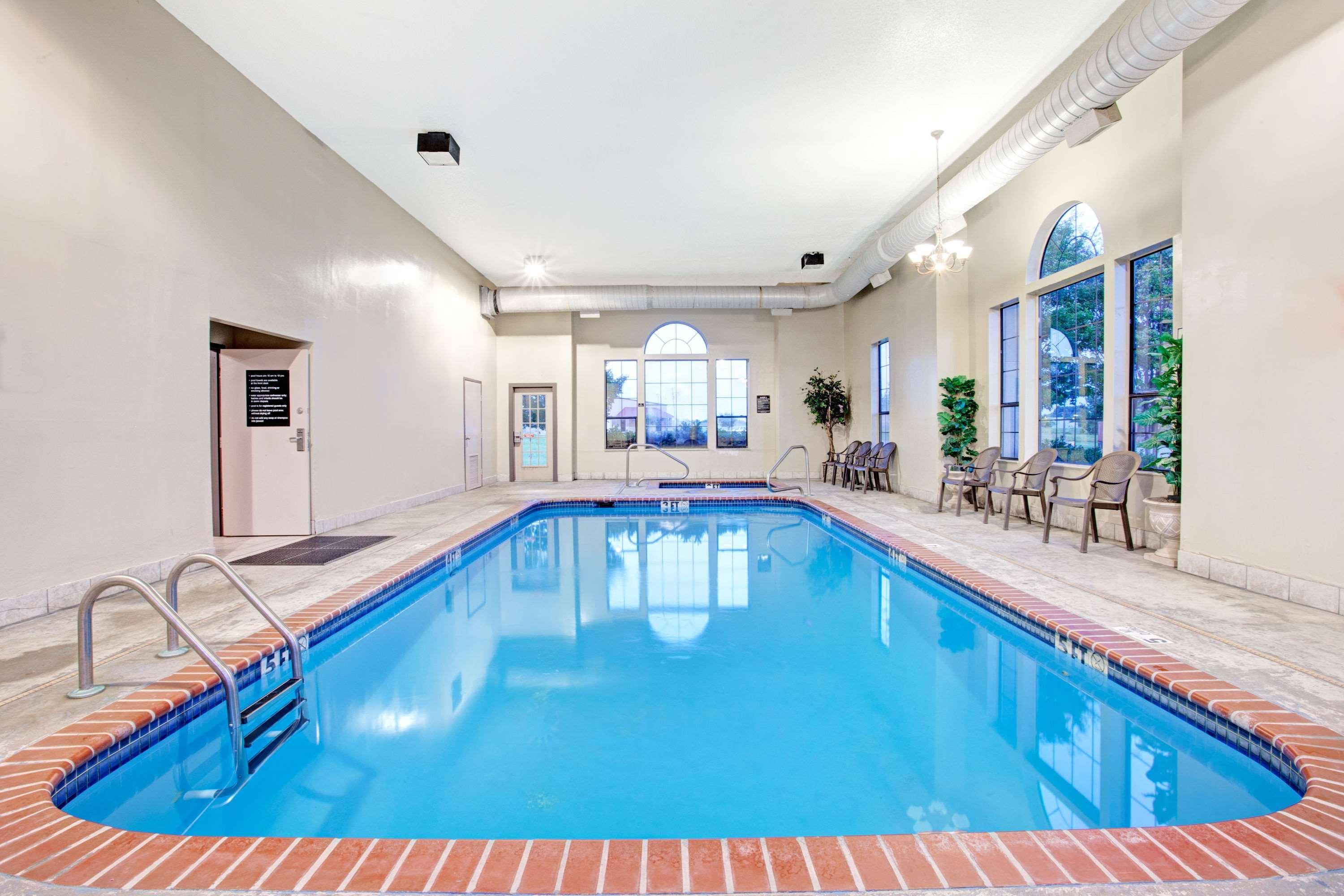 Super 8 By Wyndham Olive Branch Ξενοδοχείο Εξωτερικό φωτογραφία
