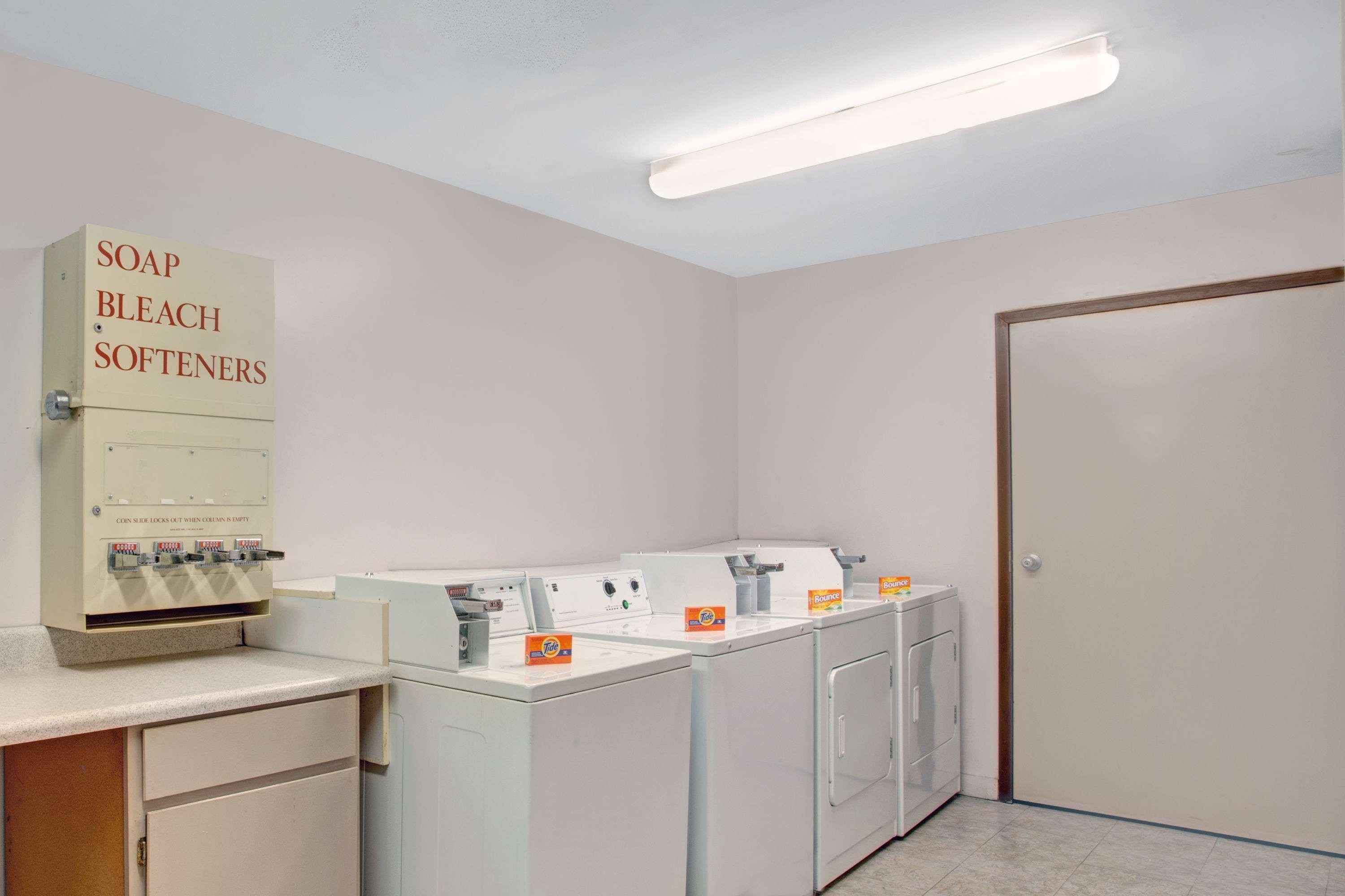 Super 8 By Wyndham Olive Branch Ξενοδοχείο Εξωτερικό φωτογραφία